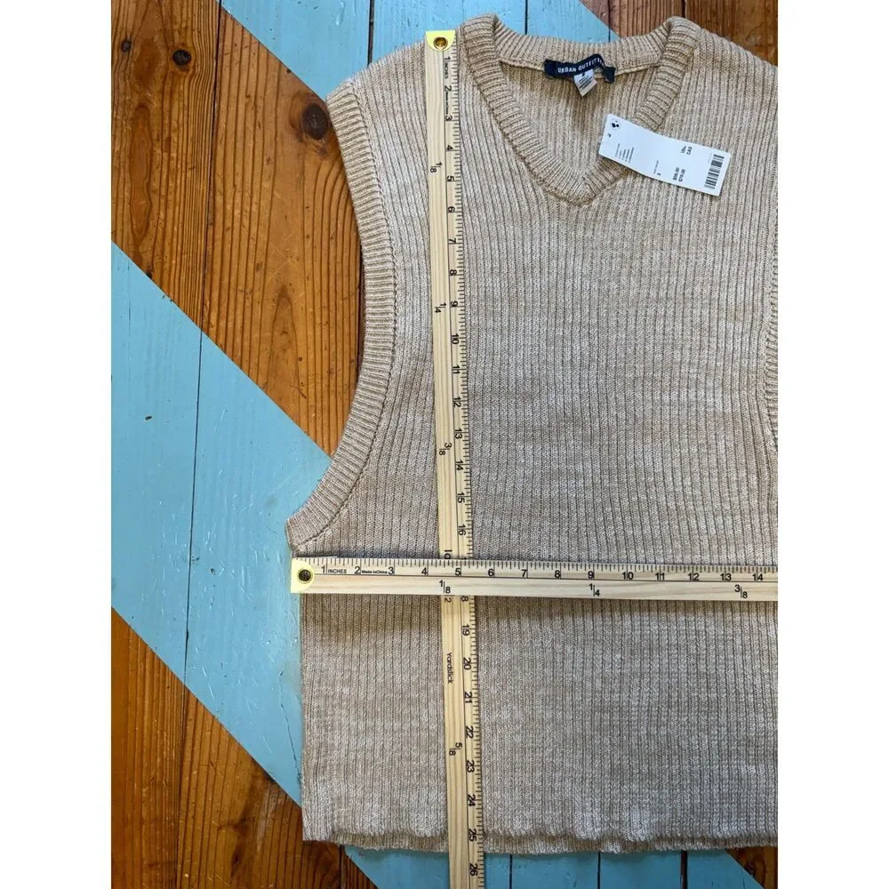 NWT Urban Outfitters Beige Sleeveless Knit Sweater Vest Tank Top Size Small NWT